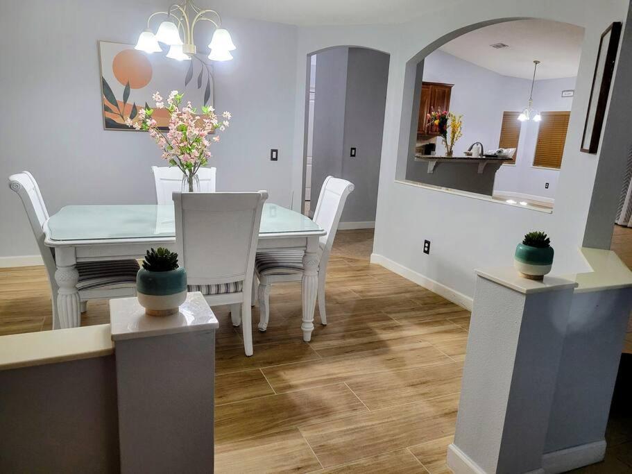 Charming Vacation In Port St Lucie. Hébergement de vacances